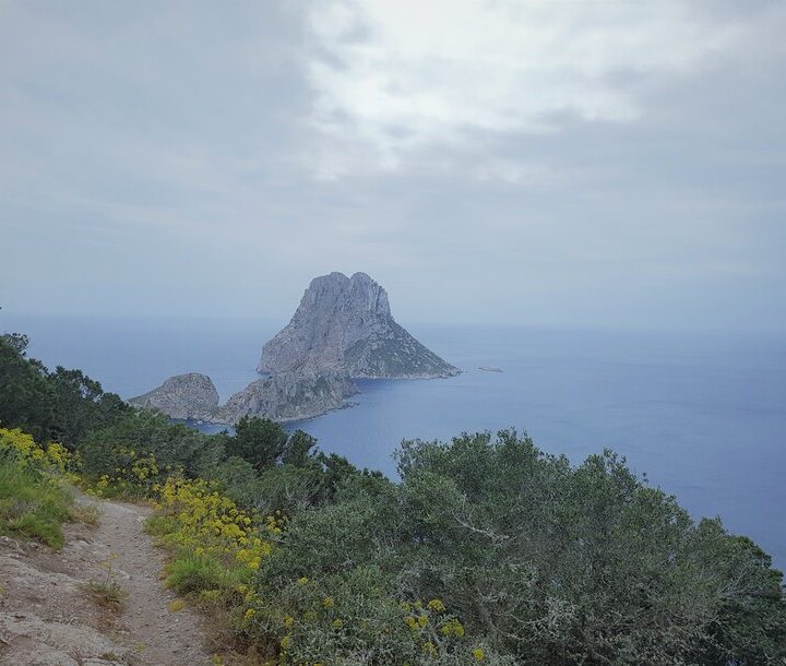 Wandern zu Es Vedra auf Ibiza mit MITourA